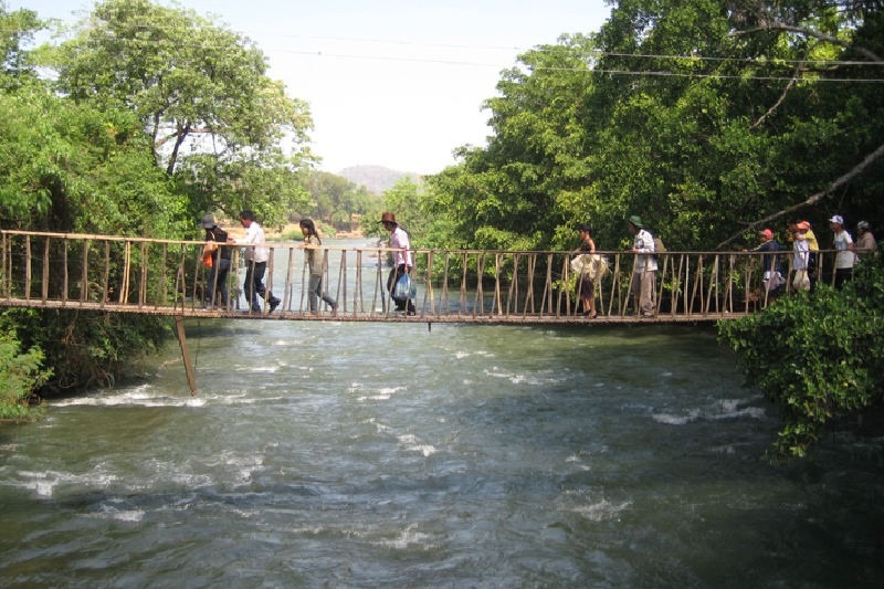 Cầu treo buôn đôn