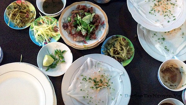 Bánh cuốn dĩa buôn ma thuột